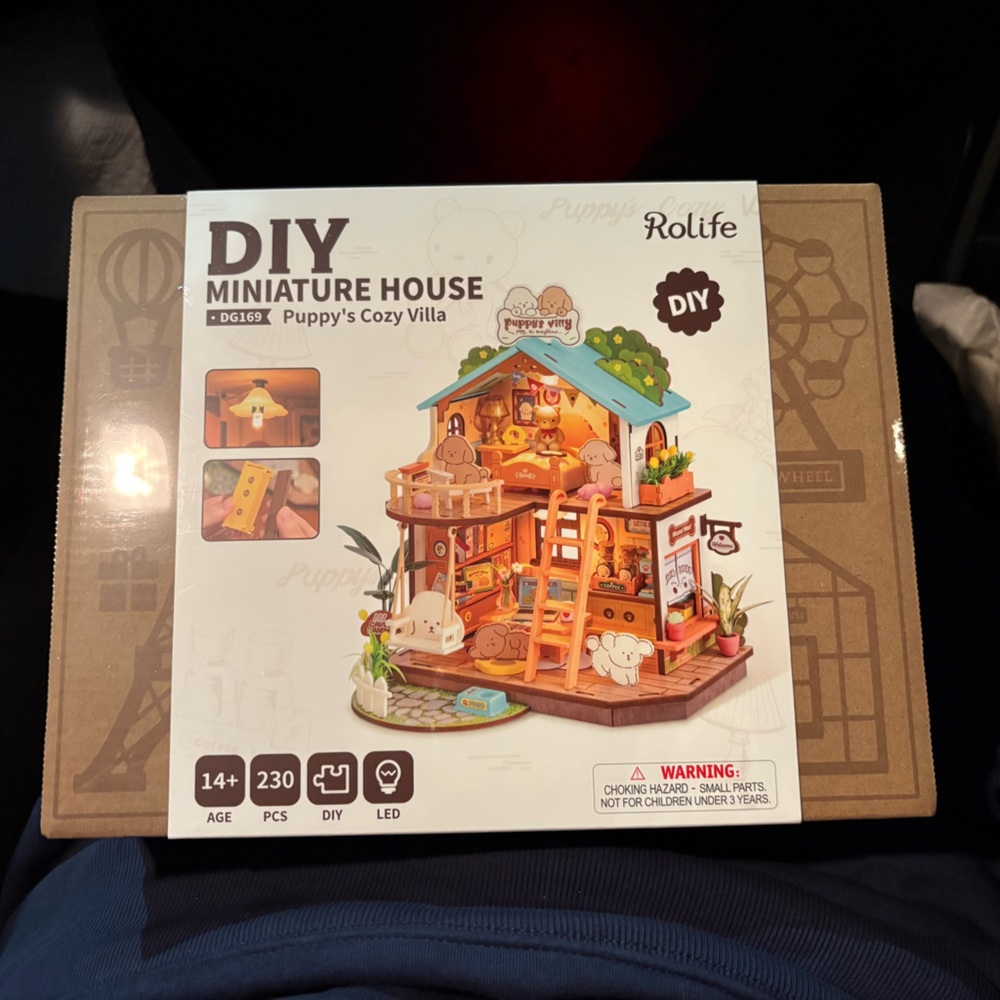 Rolife DIY Miniature House DG169 Puppyโs Cozy Villa